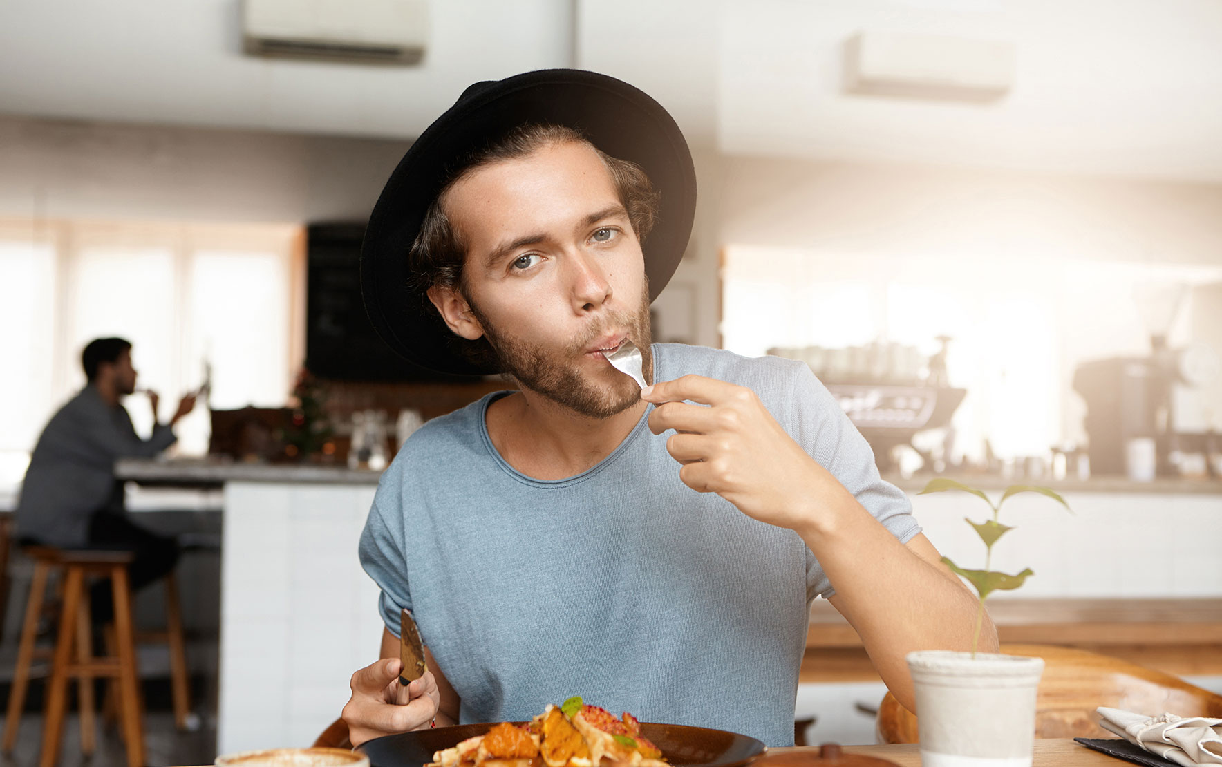 Den Unterschied zwischen Hunger und Heißhunger verstehen: So kannst du mit Gelüsten auf Essen umgehen Den Unterschied zwischen Hunger und Heißhunger verstehen: So kannst du mit Gelüsten auf Essen umgehen